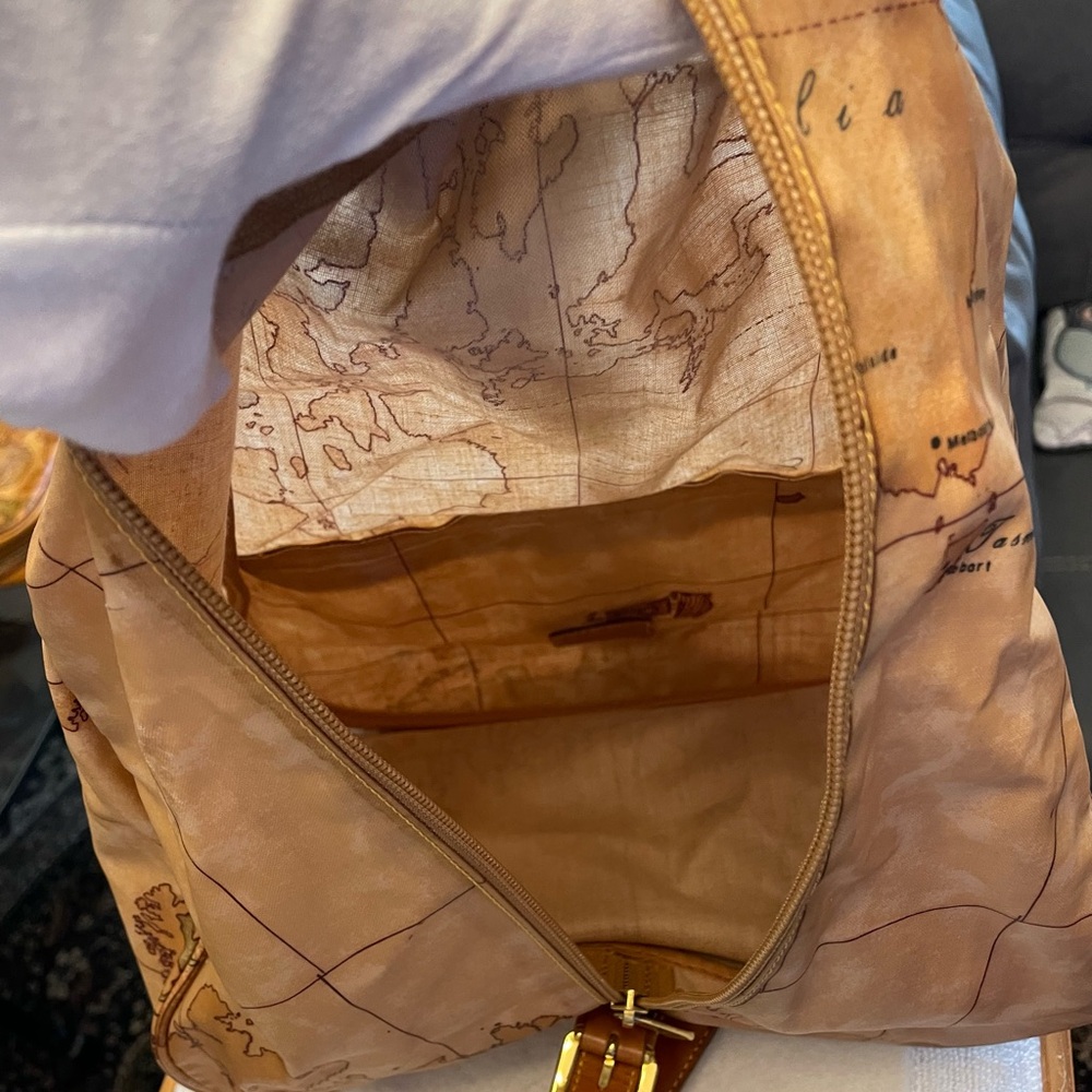 Alviero Martini Tan Map Print Sling Backpack Featuring United States - Picture 6 of 13